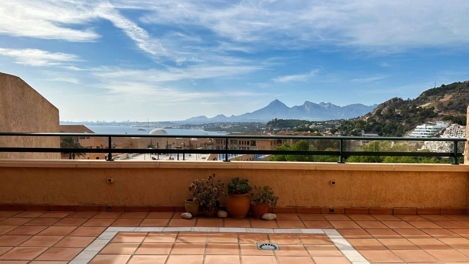 2 bedroom Apartment for sale in Altea with pool garage - € 299,000 (Ref: 9494882)
