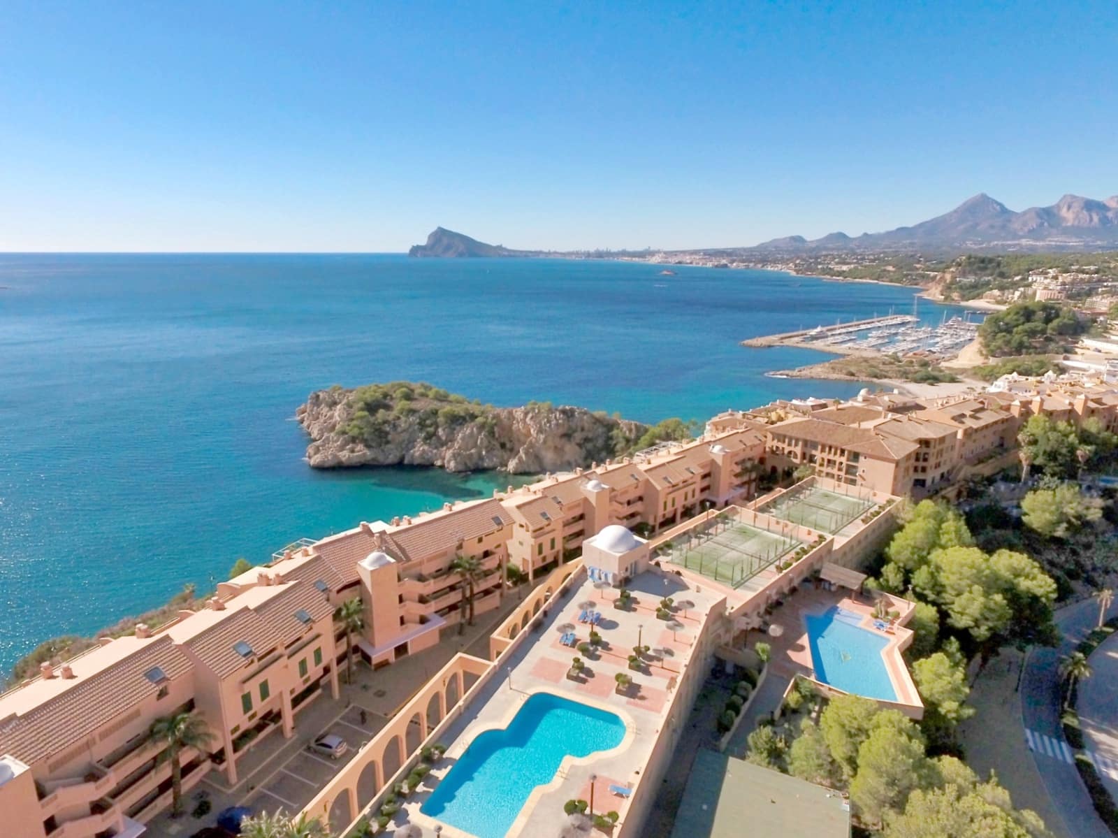 2 bedroom Apartment for sale in Altea with pool garage - € 299,000 (Ref: 9494882)