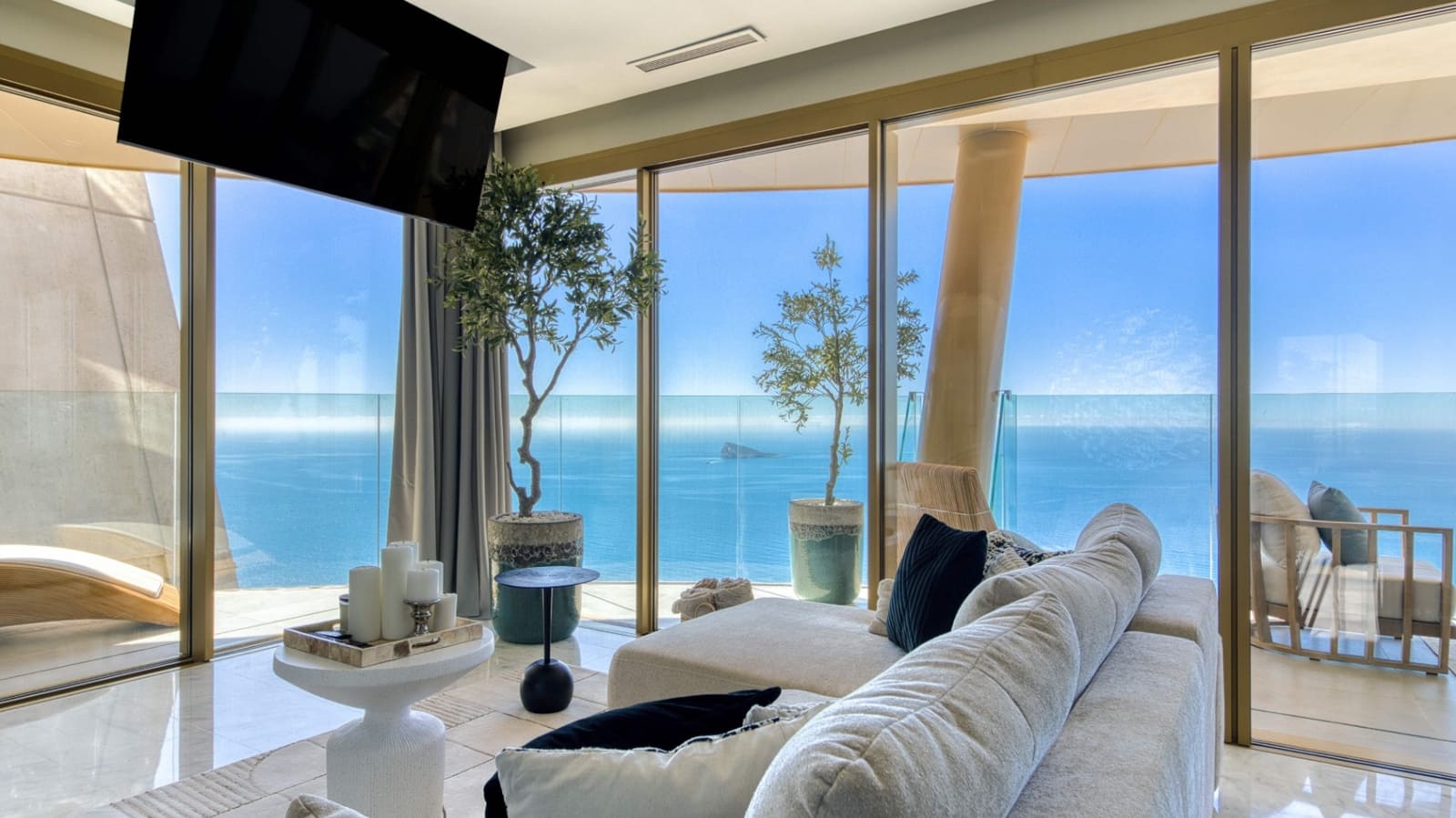 3 bedroom Apartment for sale in Benidorm with pool garage - € 1,785,000 (Ref: 9494883)