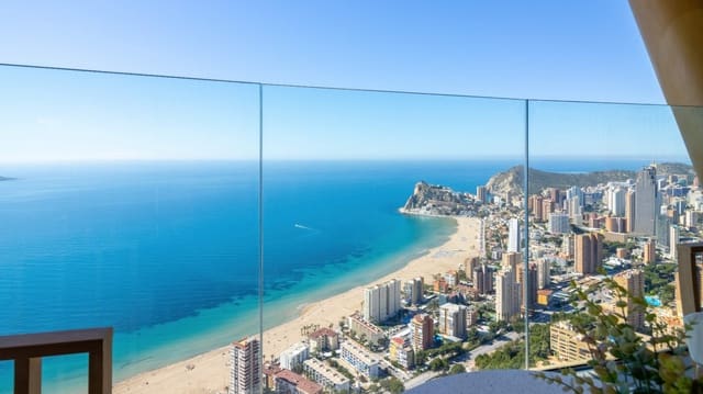 3 bedroom Apartment for sale in Benidorm with pool garage - € 1,785,000 (Ref: 9494883)