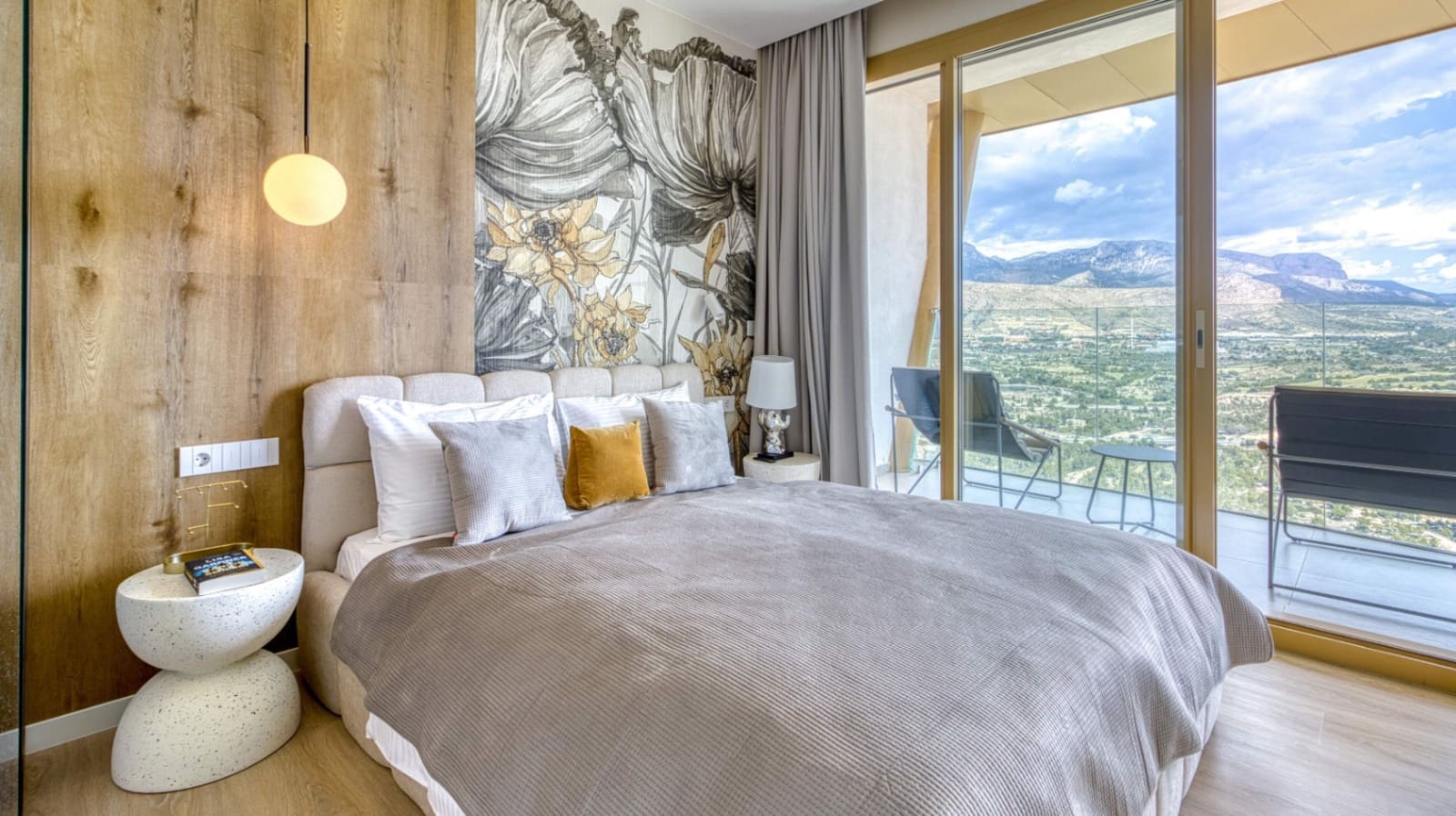 3 bedroom Apartment for sale in Benidorm with pool garage - € 1,785,000 (Ref: 9494883)