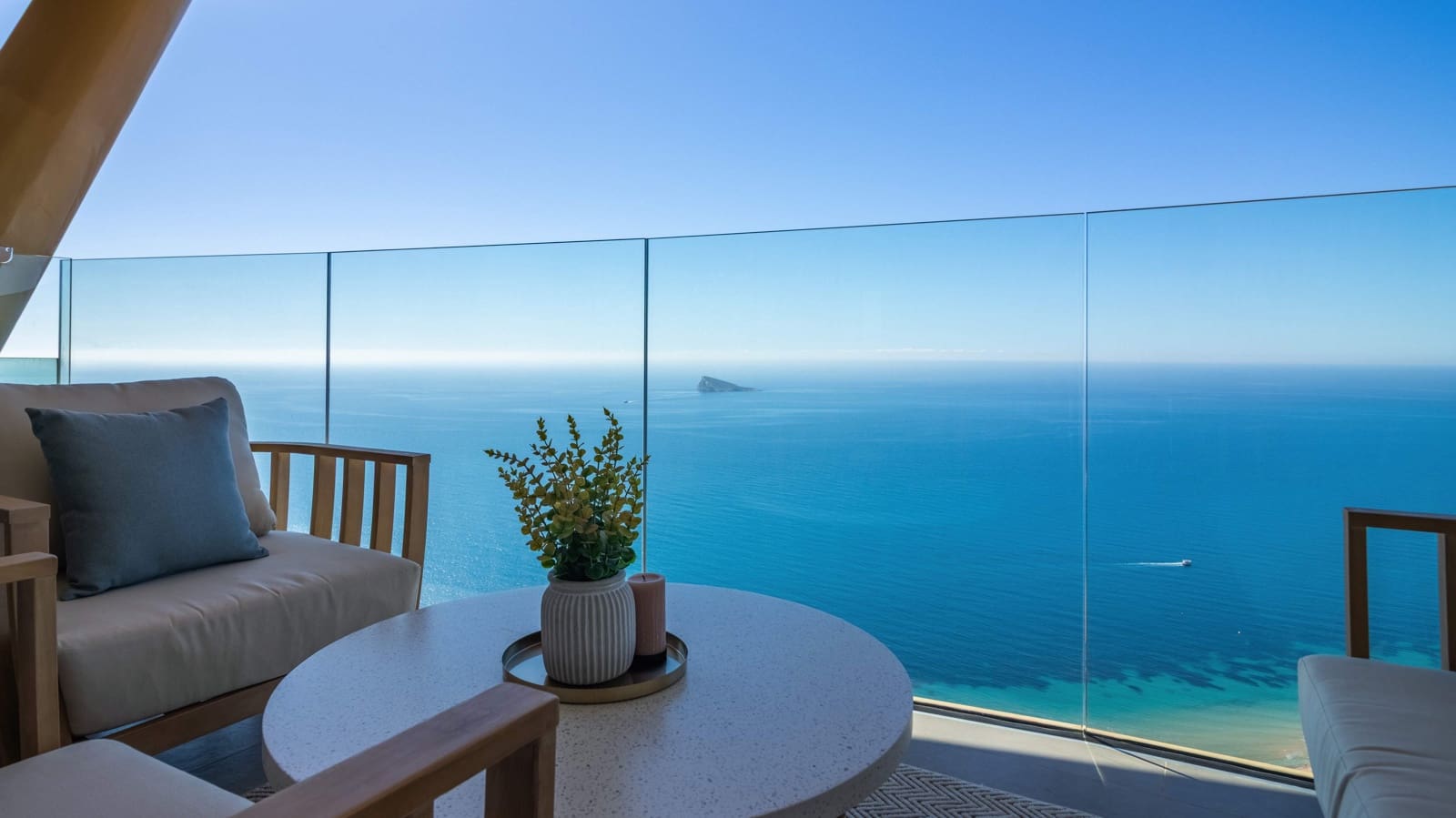 3 bedroom Apartment for sale in Benidorm with pool garage - € 1,785,000 (Ref: 9494883)