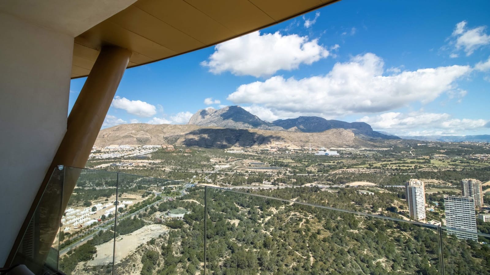 3 bedroom Apartment for sale in Benidorm with pool garage - € 1,785,000 (Ref: 9494883)