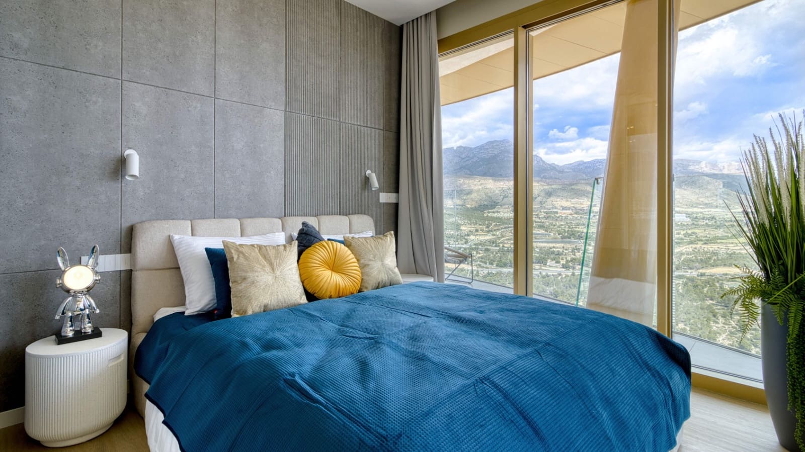 3 bedroom Apartment for sale in Benidorm with pool garage - € 1,785,000 (Ref: 9494883)