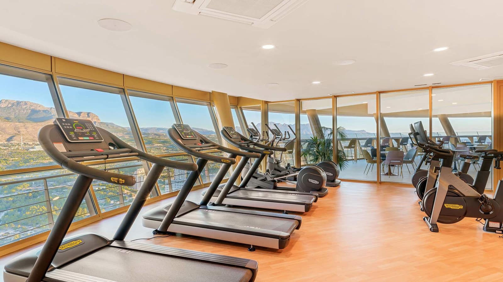 3 bedroom Apartment for sale in Benidorm with pool garage - € 1,785,000 (Ref: 9494883)