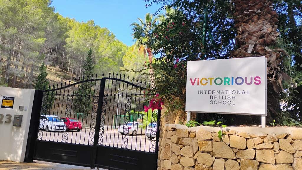 4 sypialnia Willa na sprzedaż w Altea z basenem garażem - 995 000 € (Ref: 9494884)