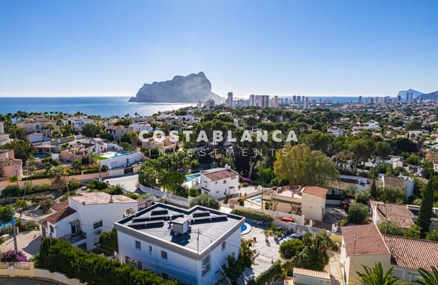 4 soveværelse Villa til salg i Calpe / Calp med swimmingpool garage - € 1.090.000 (Ref: 9494885)