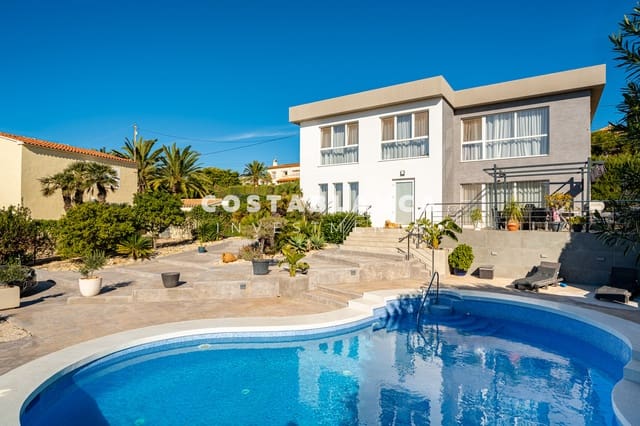 4 soveværelse Villa til salg i Calpe / Calp med swimmingpool garage - € 1.090.000 (Ref: 9494885)