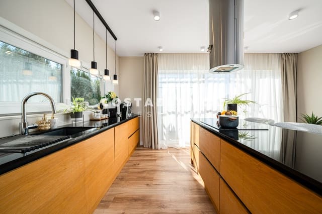 4 soveværelse Villa til salg i Calpe / Calp med swimmingpool garage - € 1.090.000 (Ref: 9494885)