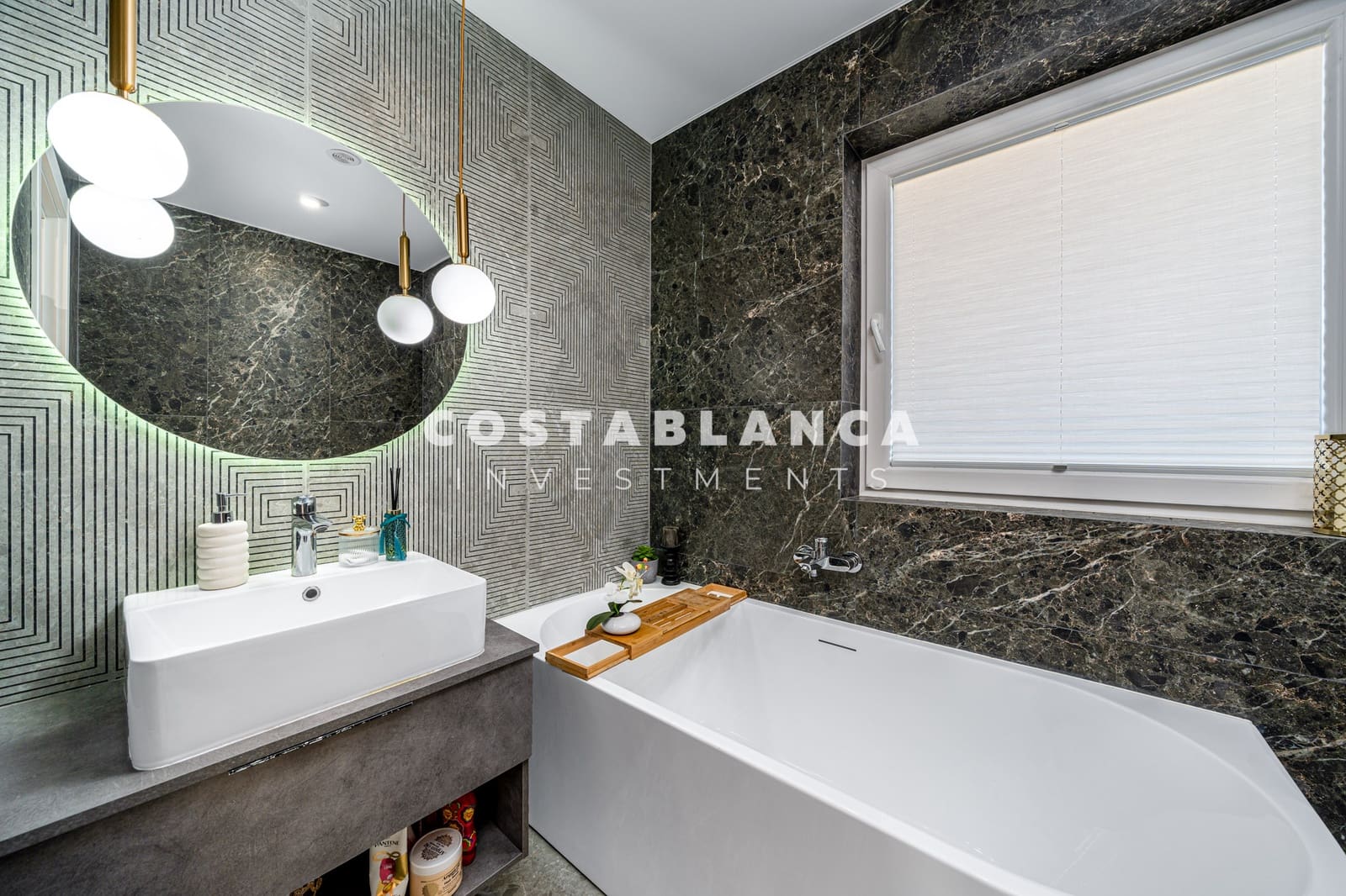 4 soveværelse Villa til salg i Calpe / Calp med swimmingpool garage - € 1.090.000 (Ref: 9494885)