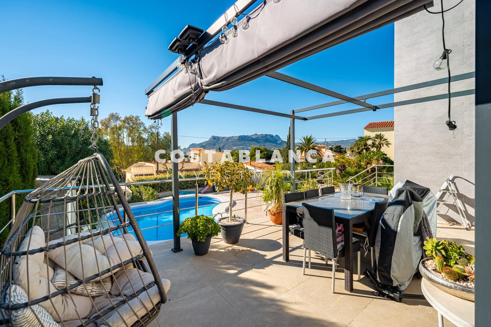 4 soveværelse Villa til salg i Calpe / Calp med swimmingpool garage - € 1.090.000 (Ref: 9494885)
