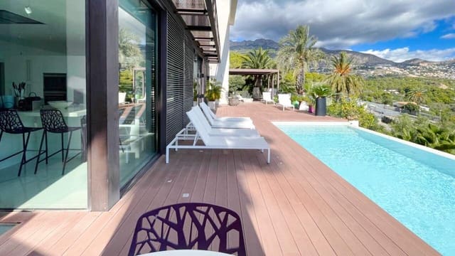 4 sypialnia Willa na sprzedaż w Altea z basenem garażem - 1 800 000 € (Ref: 9494887)