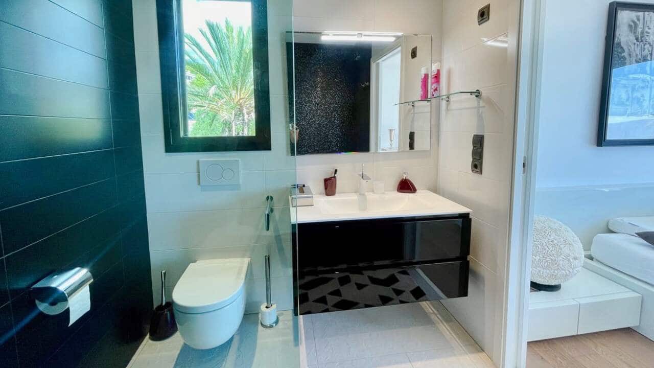 4 sypialnia Willa na sprzedaż w Altea z basenem garażem - 1 800 000 € (Ref: 9494887)