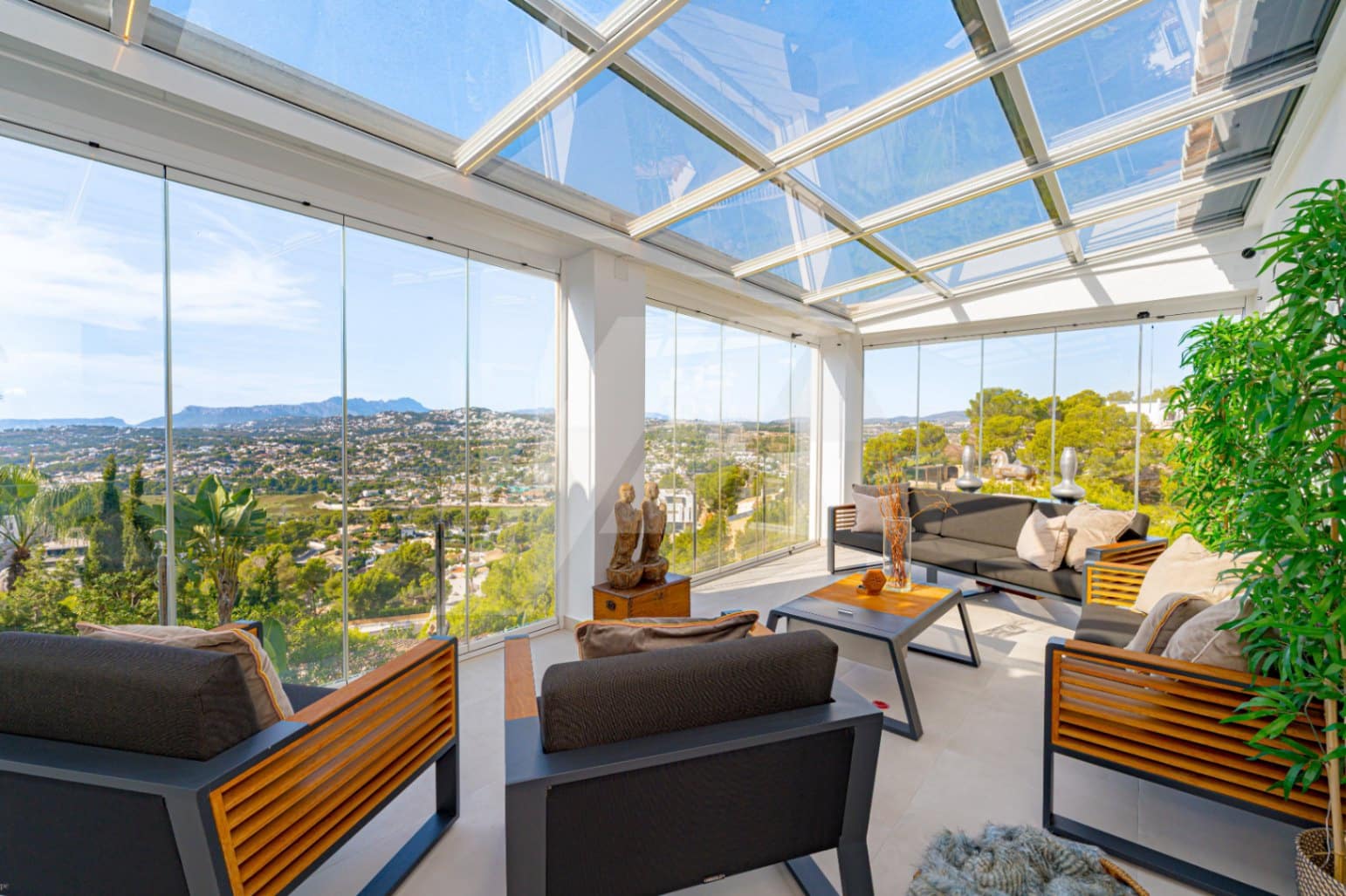 5 bedroom Villa for sale in Moraira with pool garage - € 2,495,000 (Ref: 9494889)