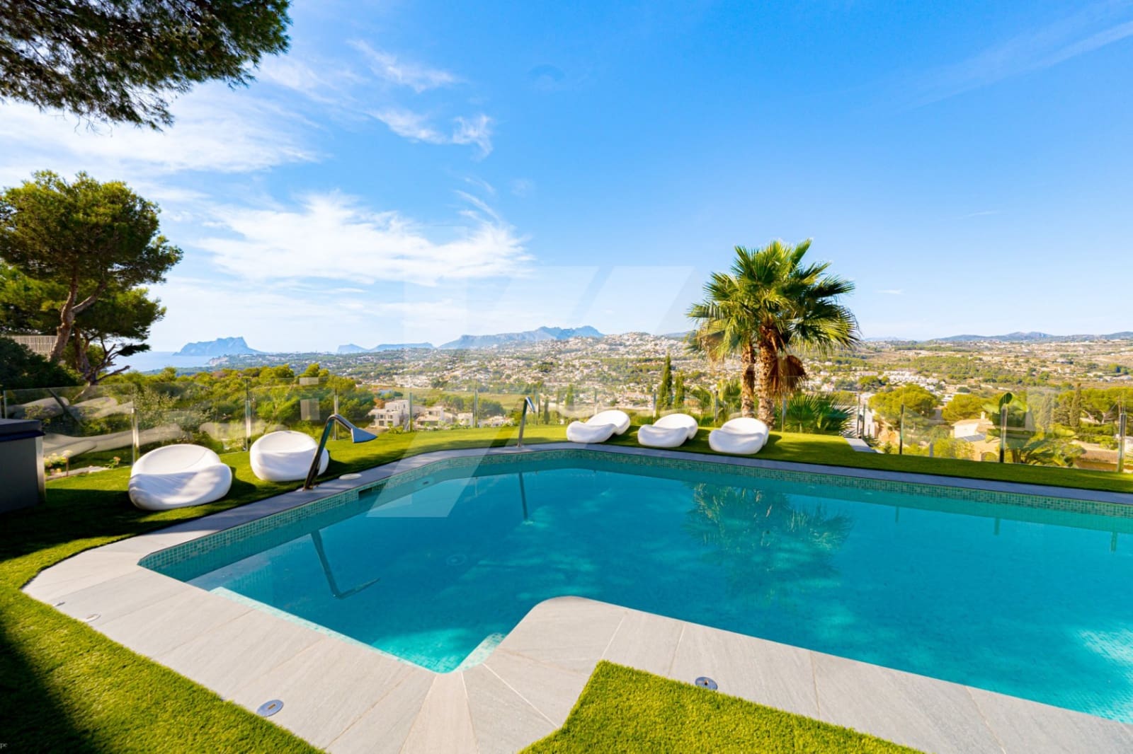 5 bedroom Villa for sale in Moraira with pool garage - € 2,495,000 (Ref: 9494889)