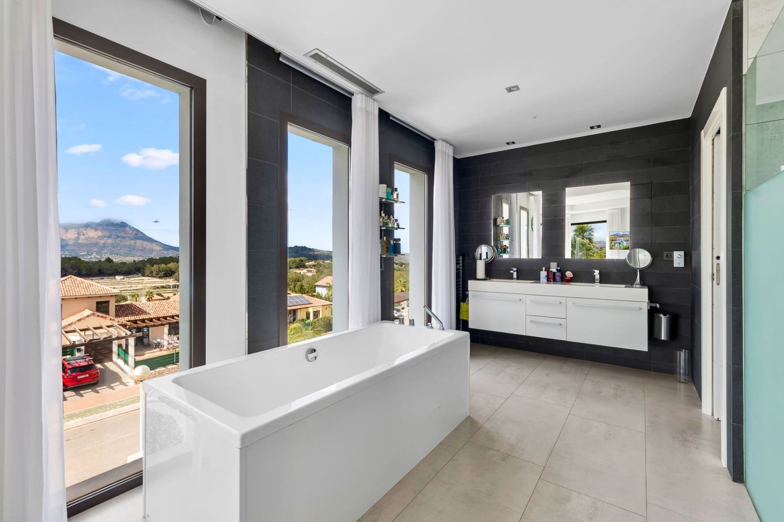 5 bedroom Villa for sale in Javea / Xabia with pool garage - € 2,350,000 (Ref: 9494891)