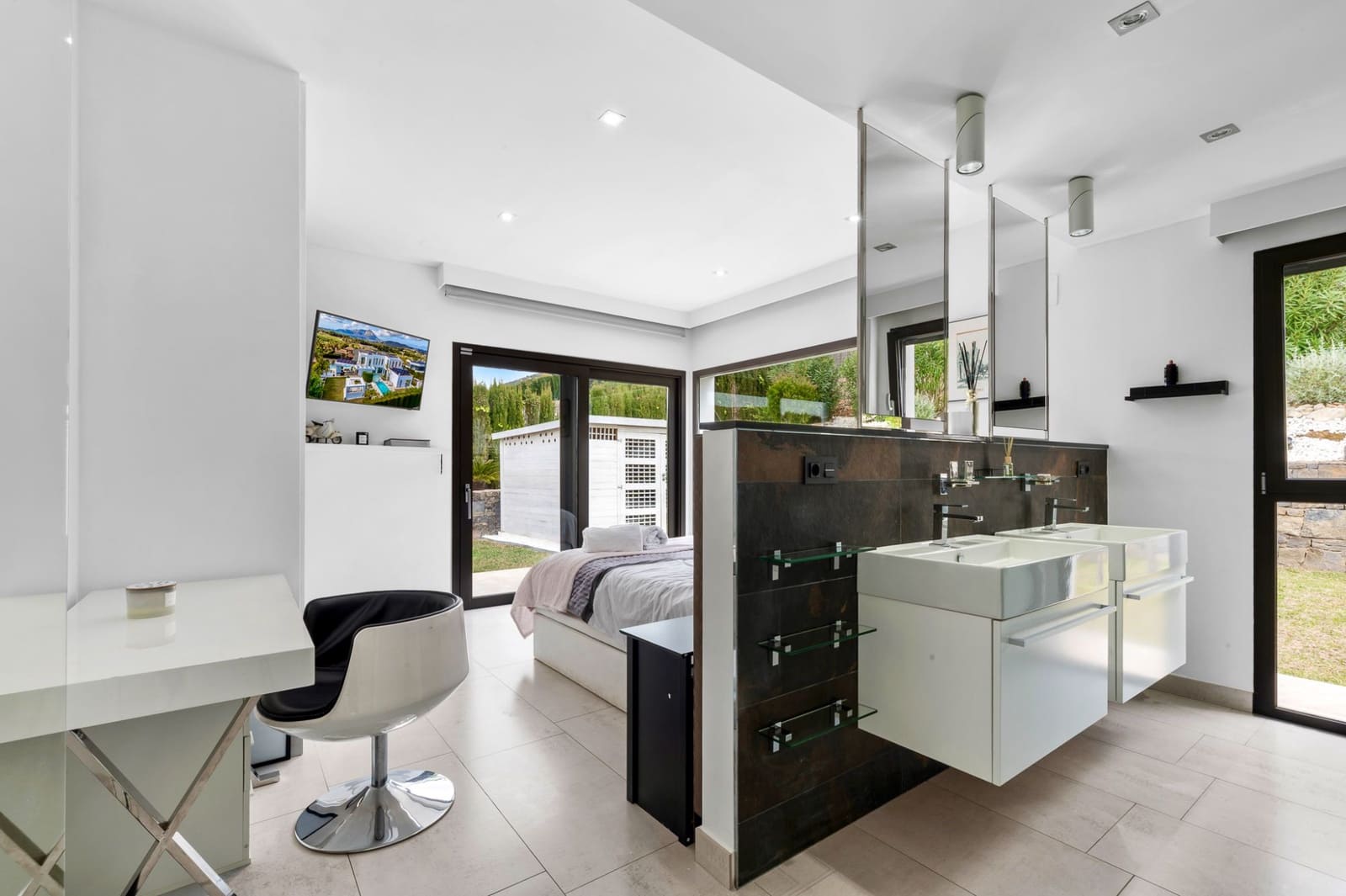 5 bedroom Villa for sale in Javea / Xabia with pool garage - € 2,350,000 (Ref: 9494891)