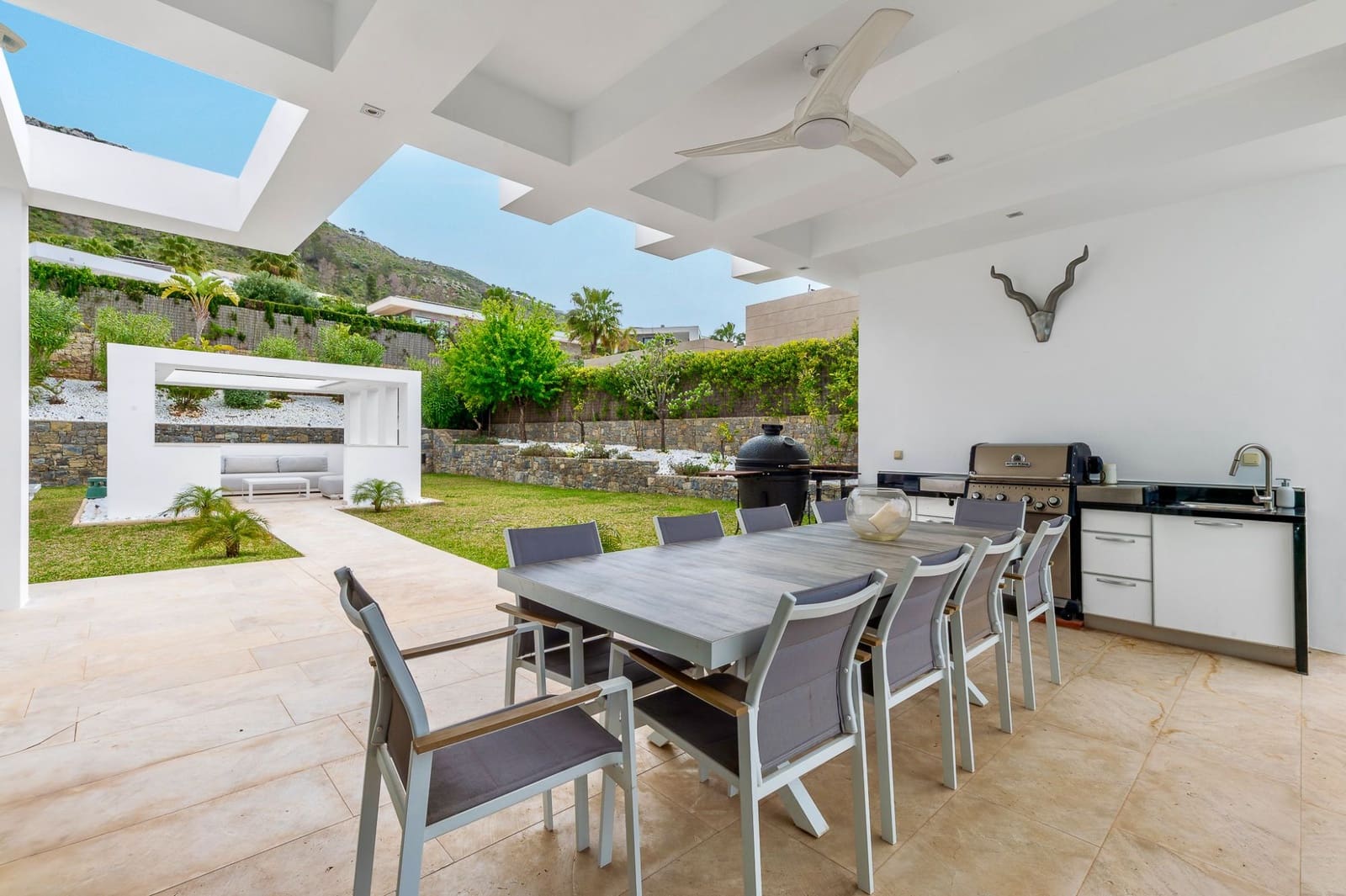 5 bedroom Villa for sale in Javea / Xabia with pool garage - € 2,350,000 (Ref: 9494891)