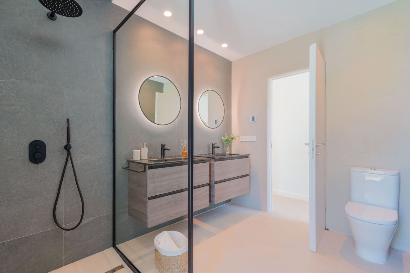 4 bedroom Villa for sale in Moraira with pool - € 1,499,000 (Ref: 9494892)