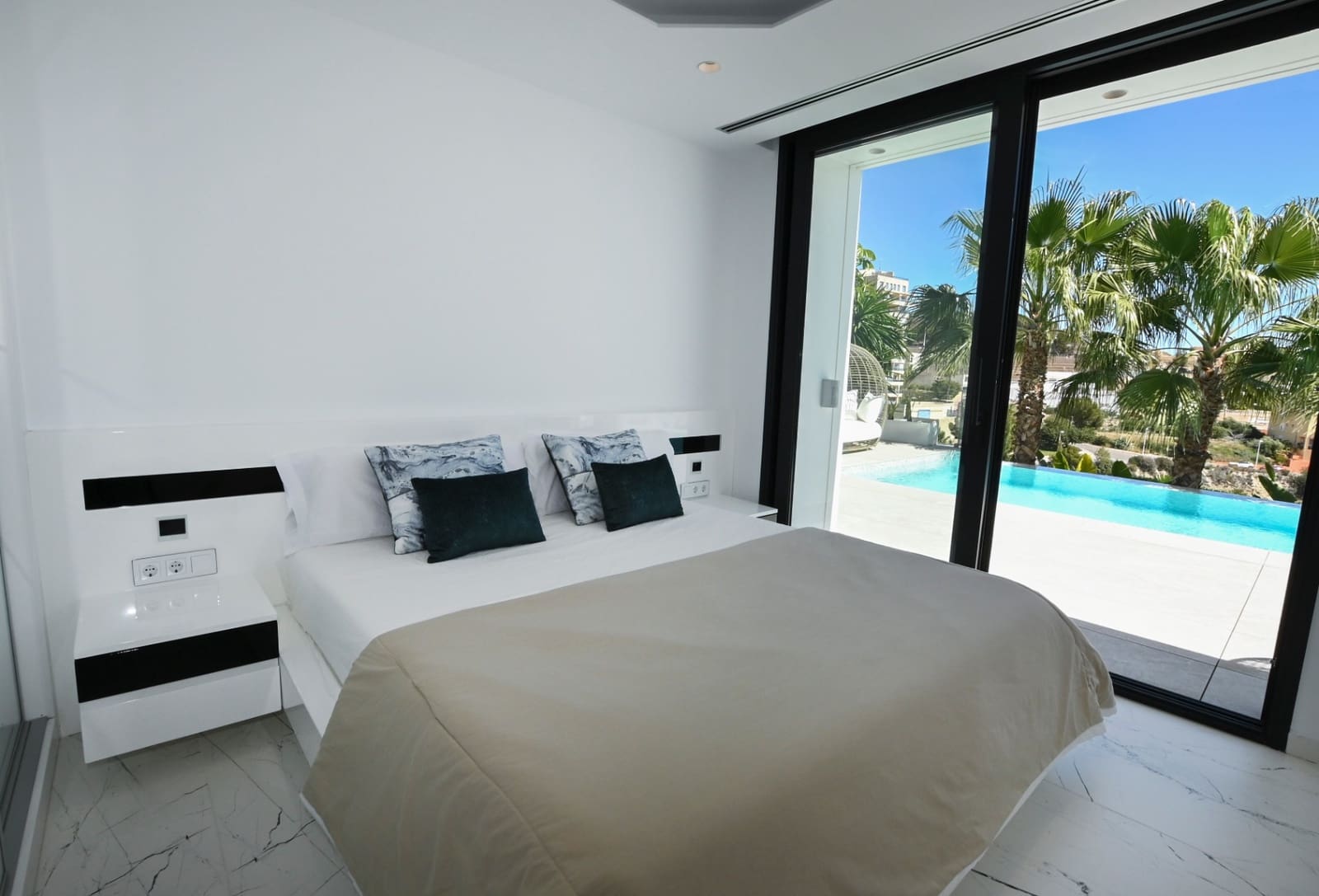 4 soveværelse Villa til salg i Calpe / Calp med swimmingpool garage - € 2.800.000 (Ref: 9494894)