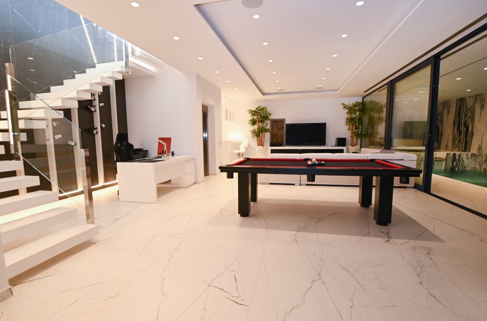 4 soveværelse Villa til salg i Calpe / Calp med swimmingpool garage - € 2.800.000 (Ref: 9494894)