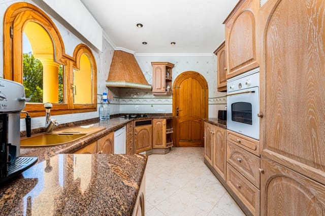 4 chambre Villa/Maison à vendre à Calpe / Calp avec piscine garage - 849 000 € (Ref: 9494895)