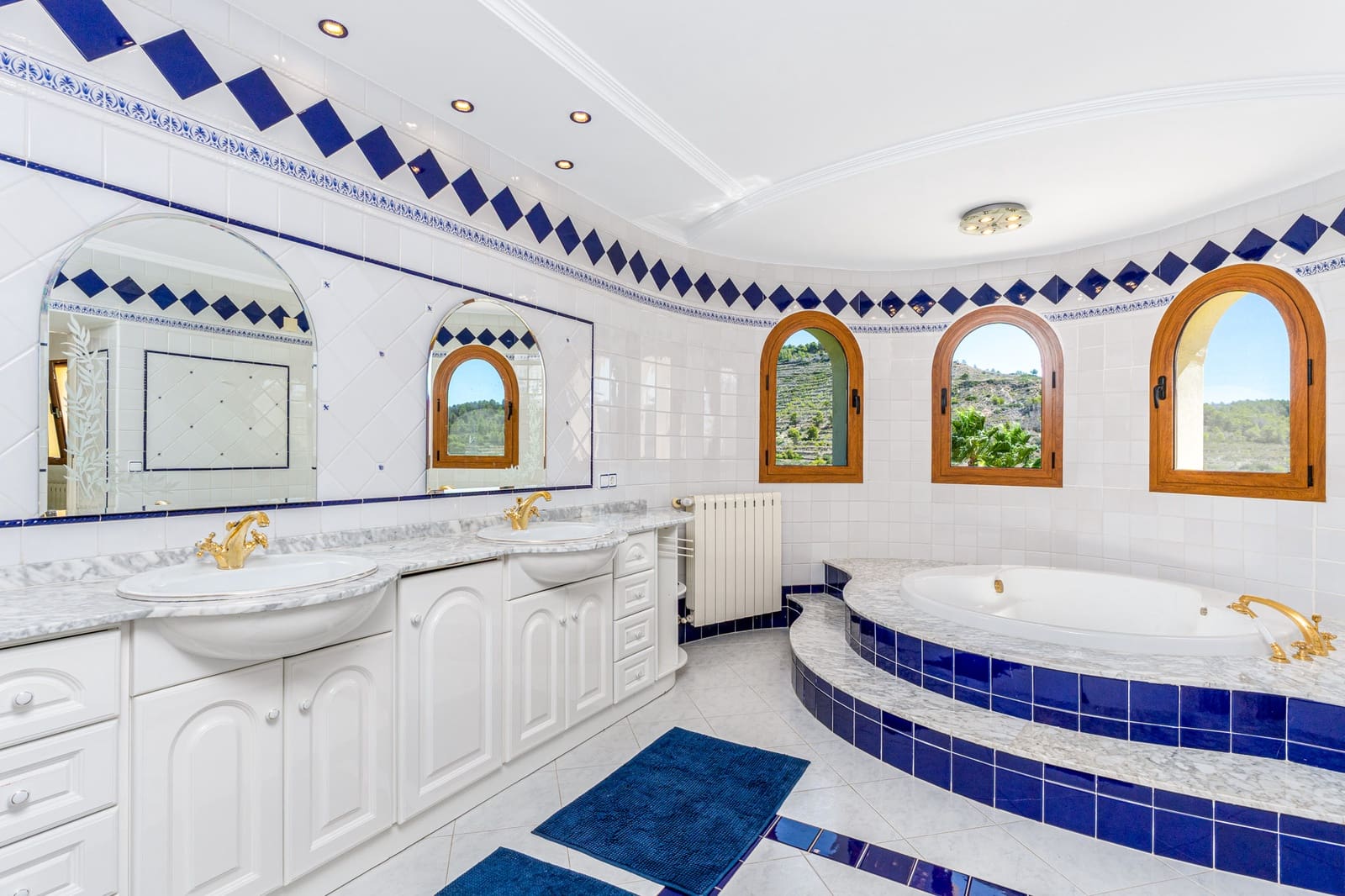 4 chambre Villa/Maison à vendre à Calpe / Calp avec piscine garage - 849 000 € (Ref: 9494895)