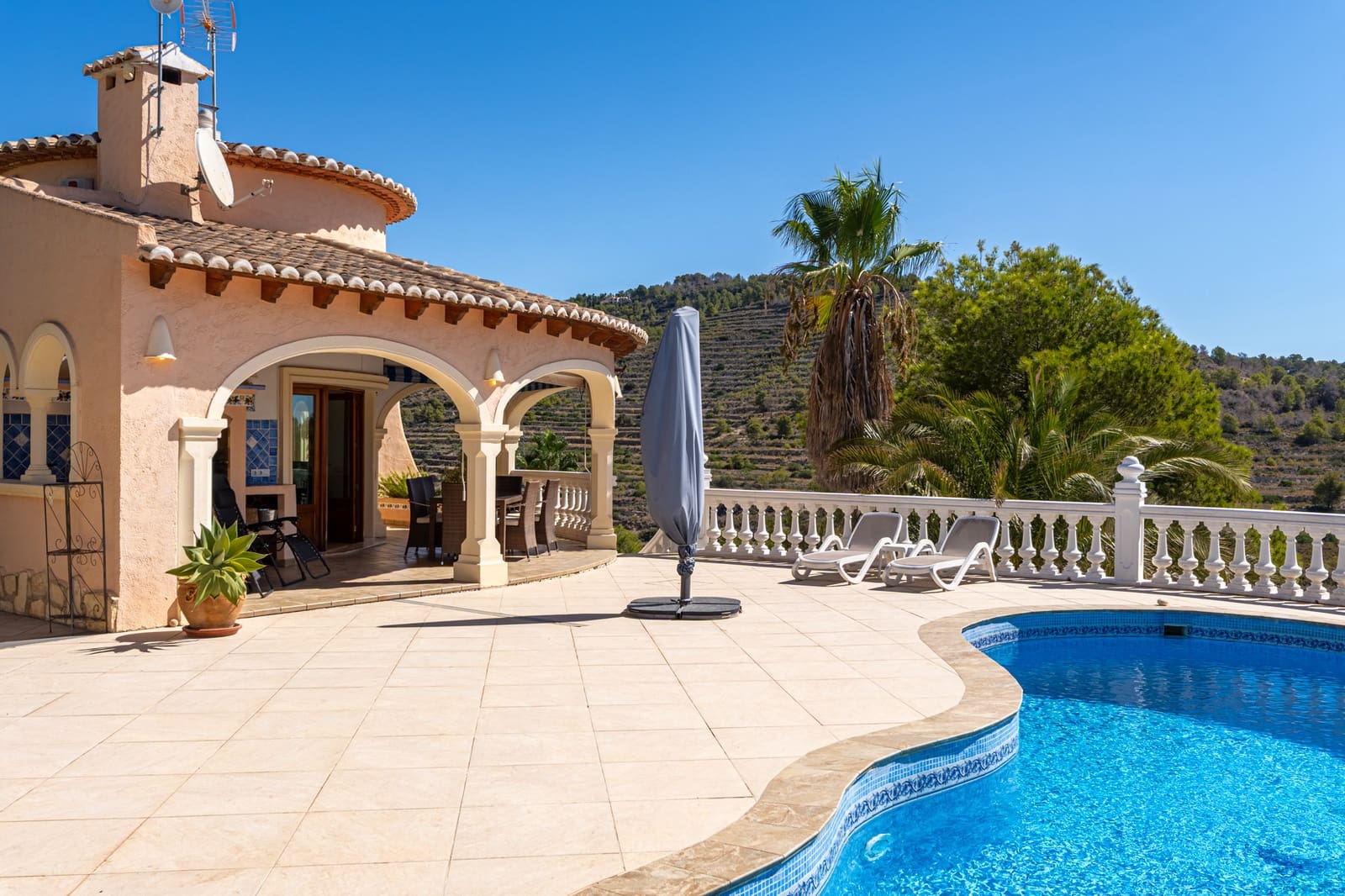 4 chambre Villa/Maison à vendre à Calpe / Calp avec piscine garage - 849 000 € (Ref: 9494895)