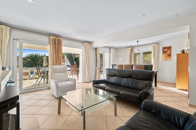 3 soveværelse Villa til salg i Benissa med swimmingpool garage - € 895.000 (Ref: 9494896)