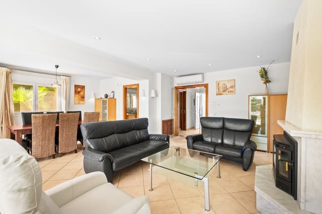 3 soveværelse Villa til salg i Benissa med swimmingpool garage - € 895.000 (Ref: 9494896)