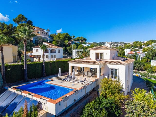 3 soveværelse Villa til salg i Benissa med swimmingpool garage - € 895.000 (Ref: 9494896)