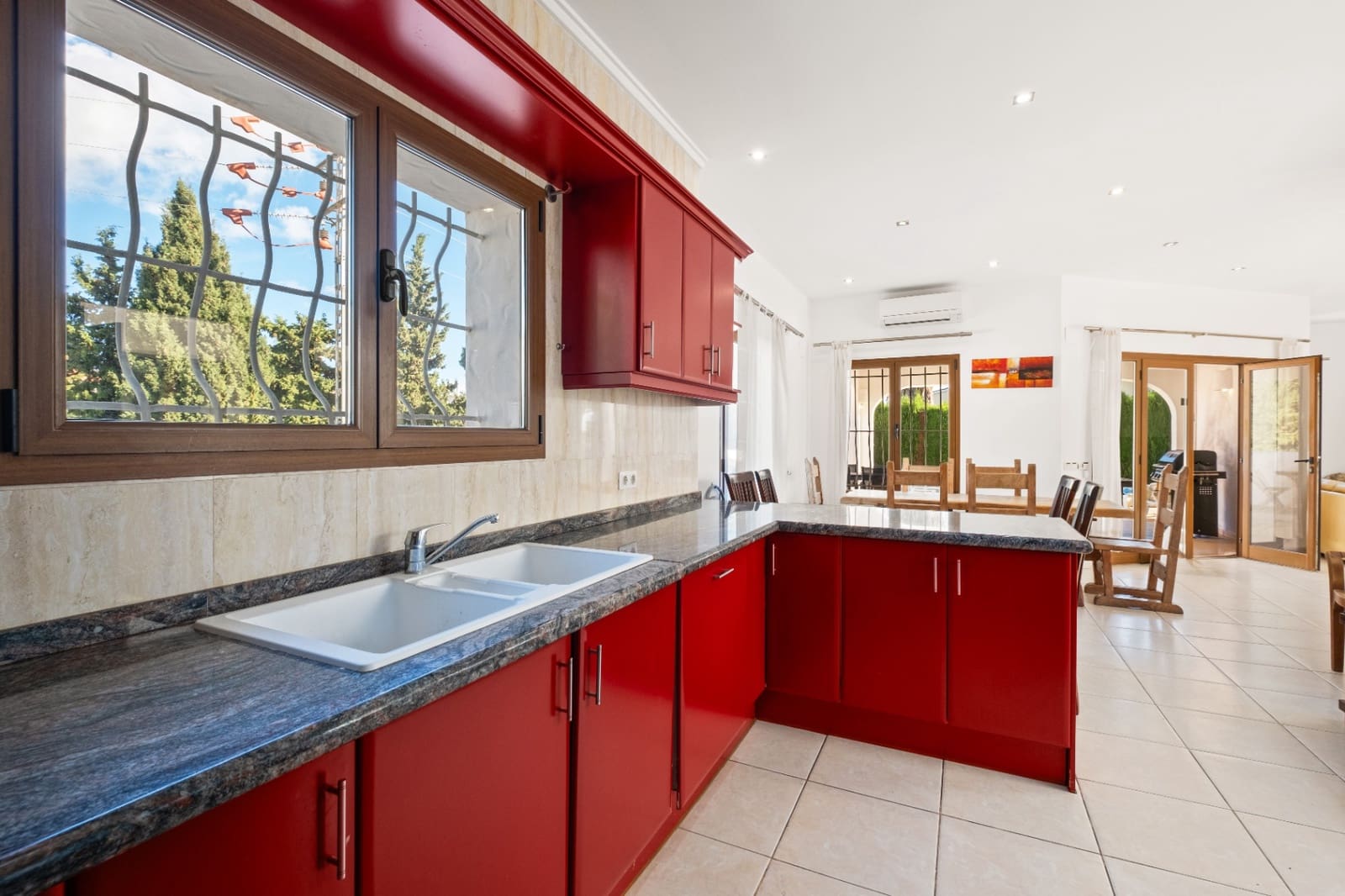 10 bedroom Villa for sale in Moraira with pool garage - € 895,000 (Ref: 9494897)