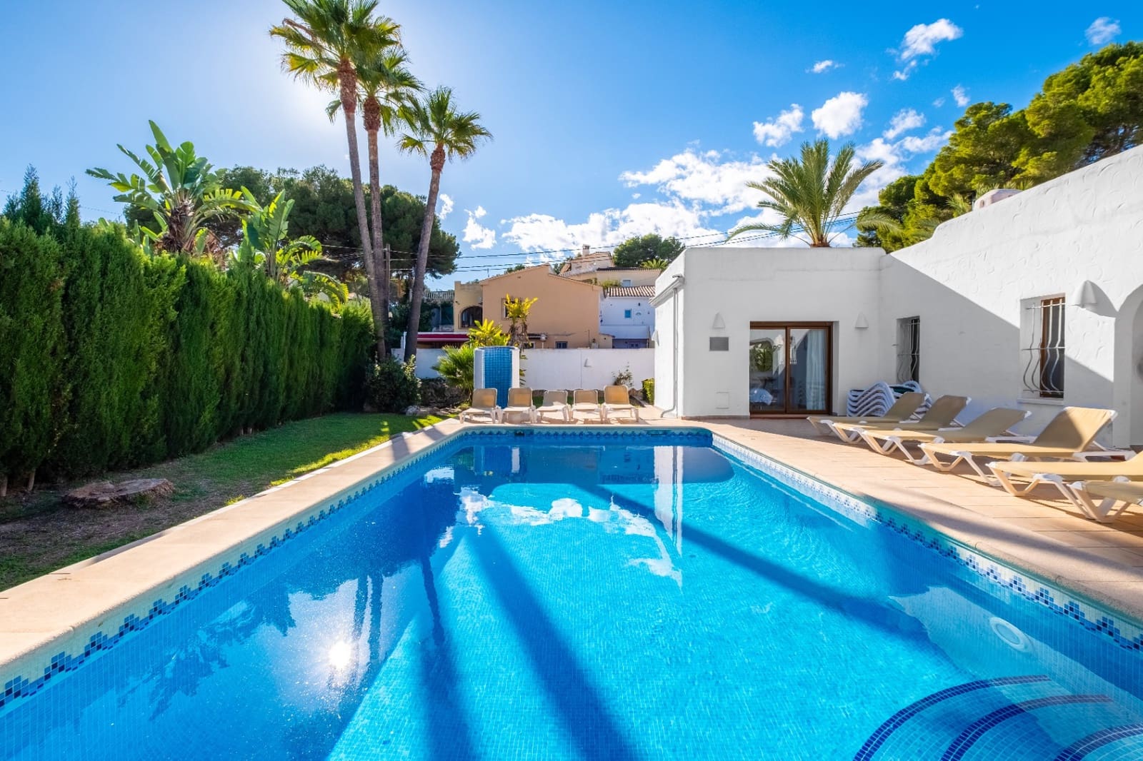 10 bedroom Villa for sale in Moraira with pool garage - € 895,000 (Ref: 9494897)