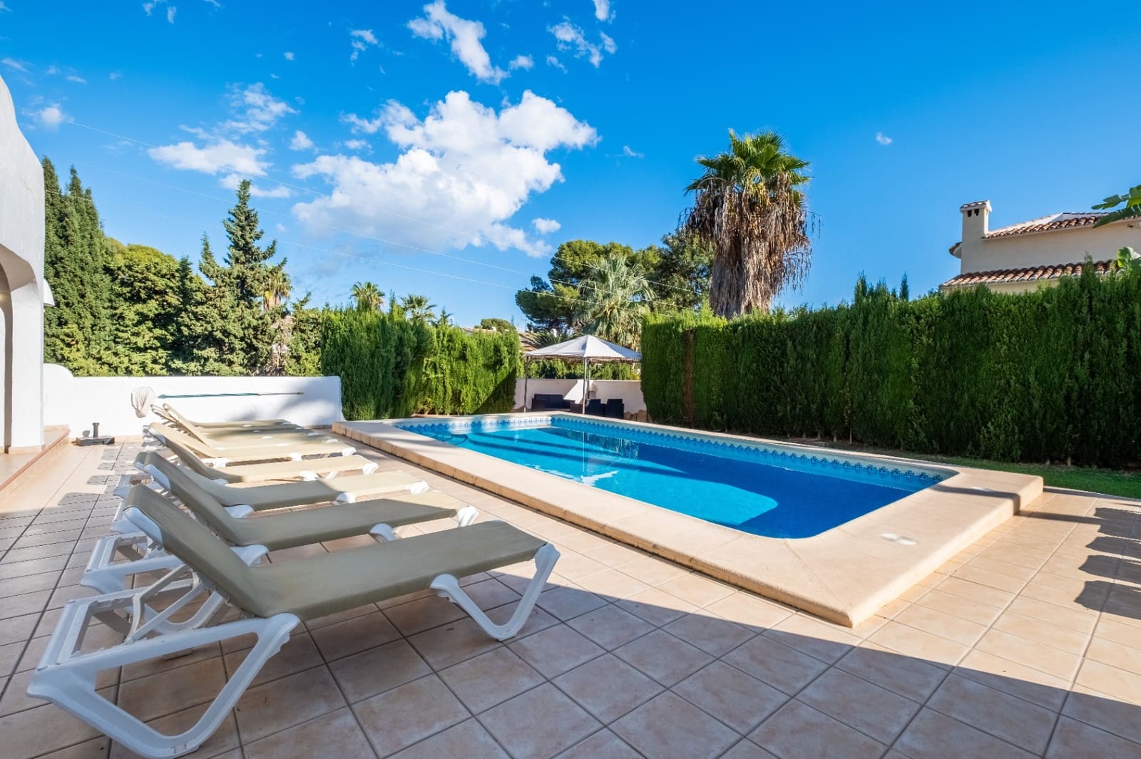 10 bedroom Villa for sale in Moraira with pool garage - € 895,000 (Ref: 9494897)