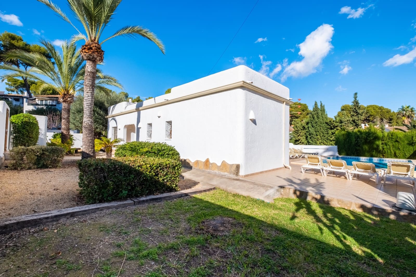 10 bedroom Villa for sale in Moraira with pool garage - € 895,000 (Ref: 9494897)