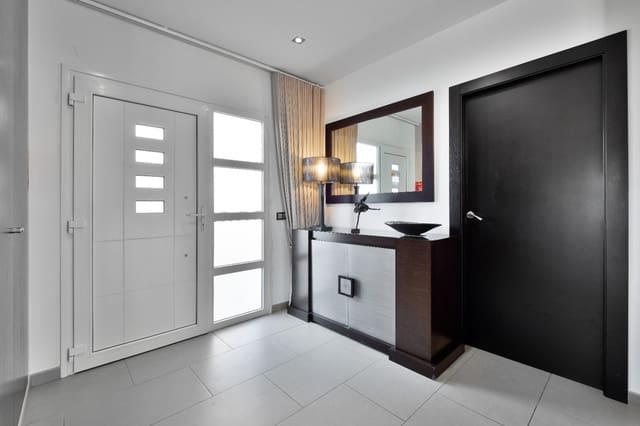 3 bedroom Villa for sale in Calpe / Calp with pool garage - € 995,000 (Ref: 9494898)