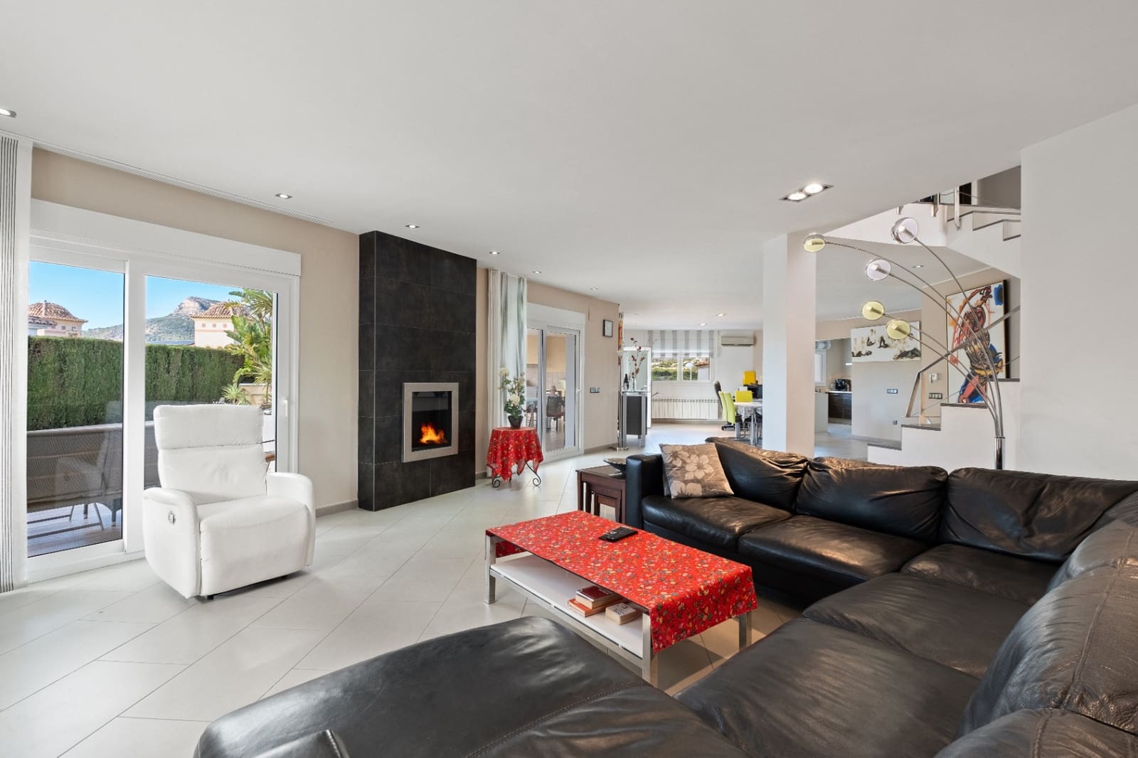 3 bedroom Villa for sale in Calpe / Calp with pool garage - € 995,000 (Ref: 9494898)