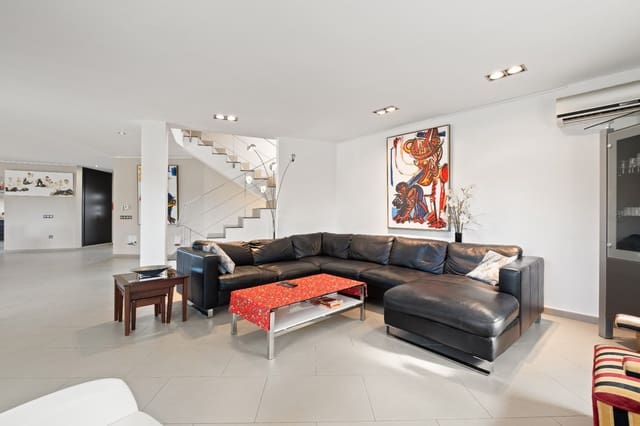 3 bedroom Villa for sale in Calpe / Calp with pool garage - € 995,000 (Ref: 9494898)