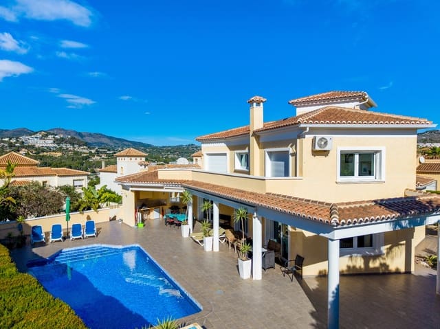 3 bedroom Villa for sale in Calpe / Calp with pool garage - € 995,000 (Ref: 9494898)