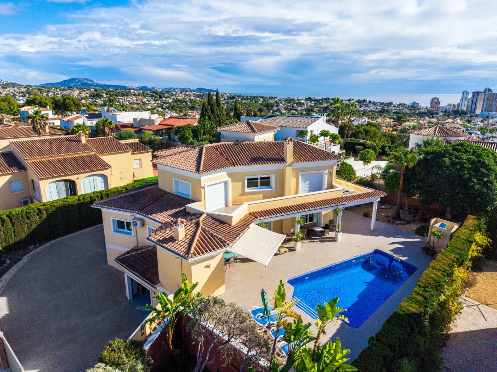 3 bedroom Villa for sale in Calpe / Calp with pool garage - € 995,000 (Ref: 9494898)