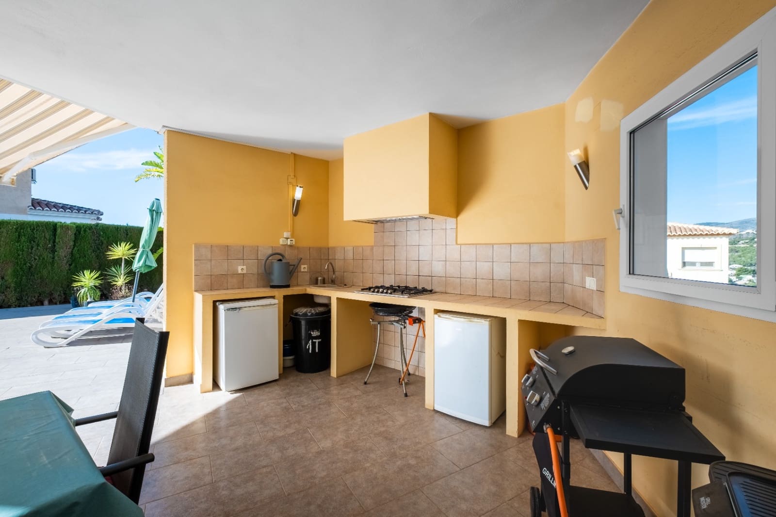 3 bedroom Villa for sale in Calpe / Calp with pool garage - € 995,000 (Ref: 9494898)