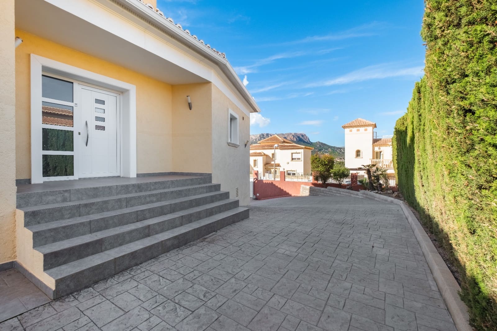 3 bedroom Villa for sale in Calpe / Calp with pool garage - € 995,000 (Ref: 9494898)