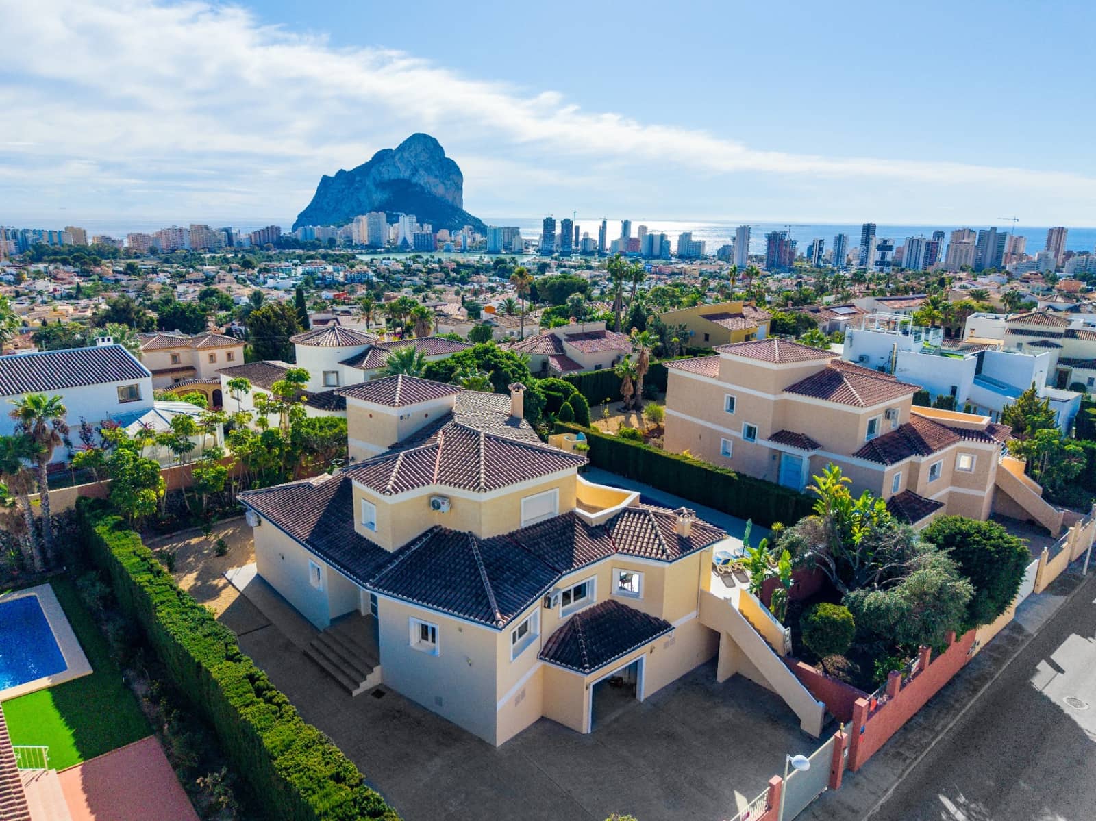 3 bedroom Villa for sale in Calpe / Calp with pool garage - € 995,000 (Ref: 9494898)