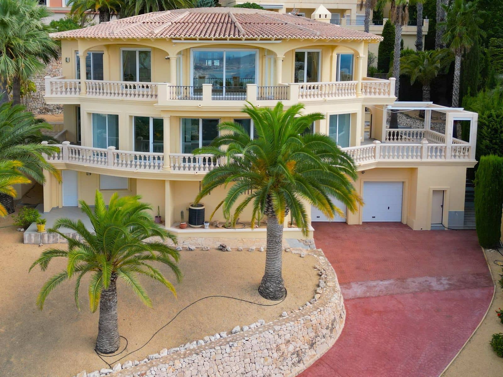 5 bedroom Villa for sale in Altea with pool garage - € 1,450,000 (Ref: 9494900)