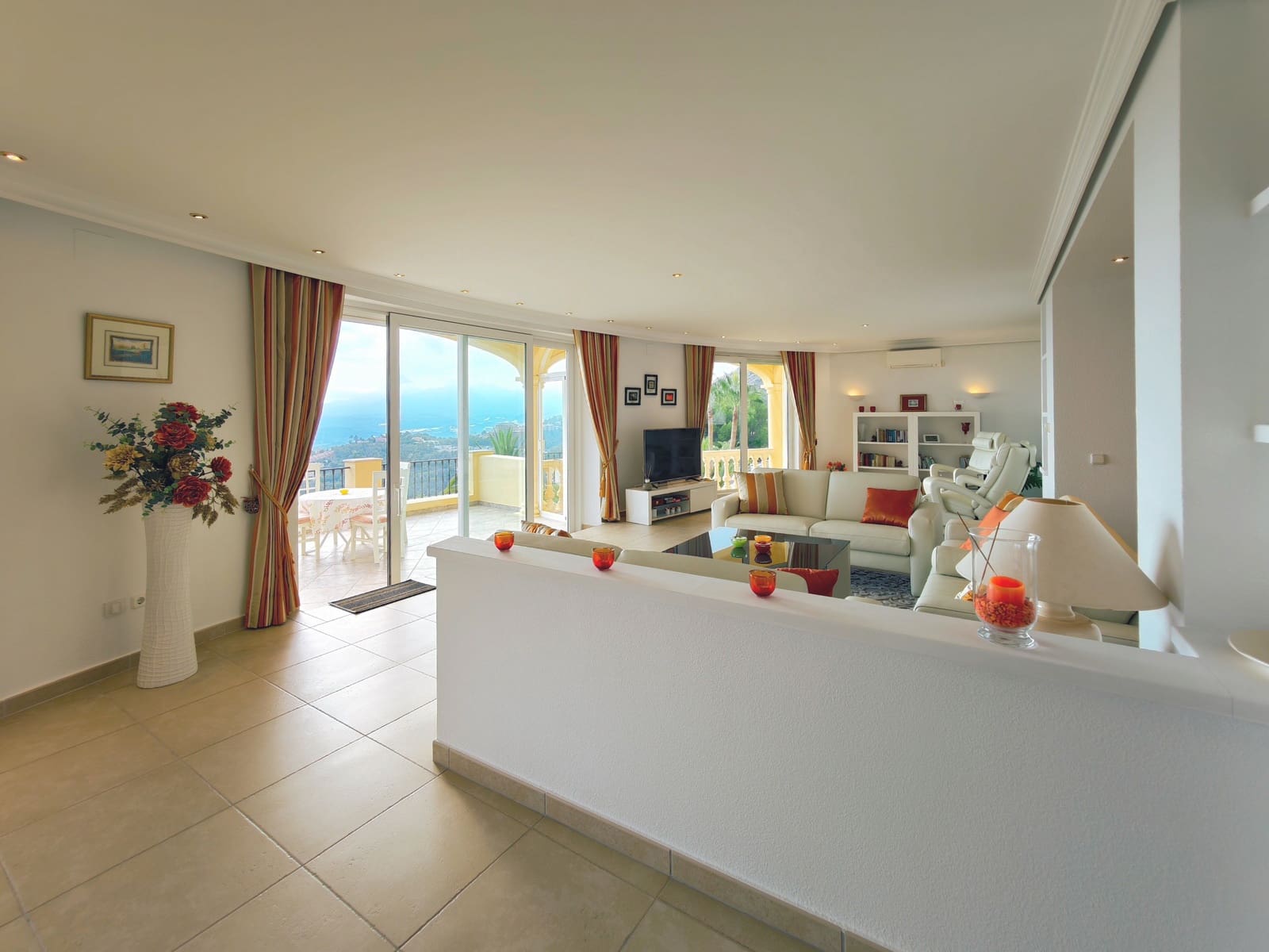5 bedroom Villa for sale in Altea with pool garage - € 1,450,000 (Ref: 9494900)