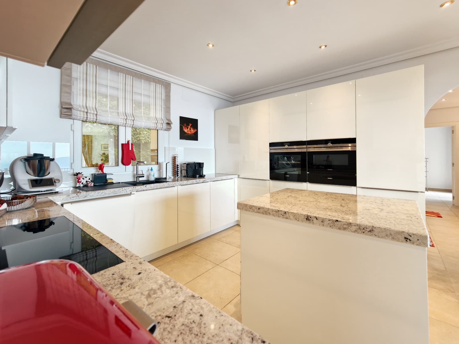 5 bedroom Villa for sale in Altea with pool garage - € 1,450,000 (Ref: 9494900)