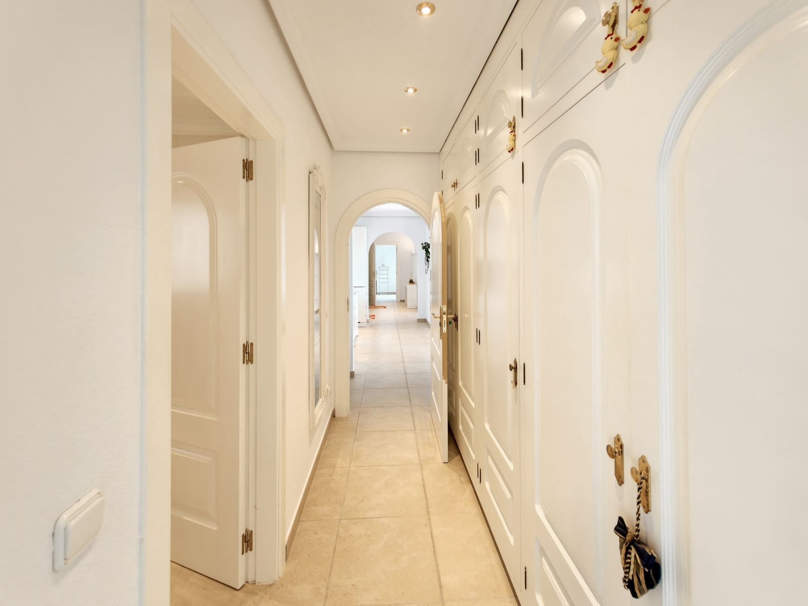 5 bedroom Villa for sale in Altea with pool garage - € 1,450,000 (Ref: 9494900)