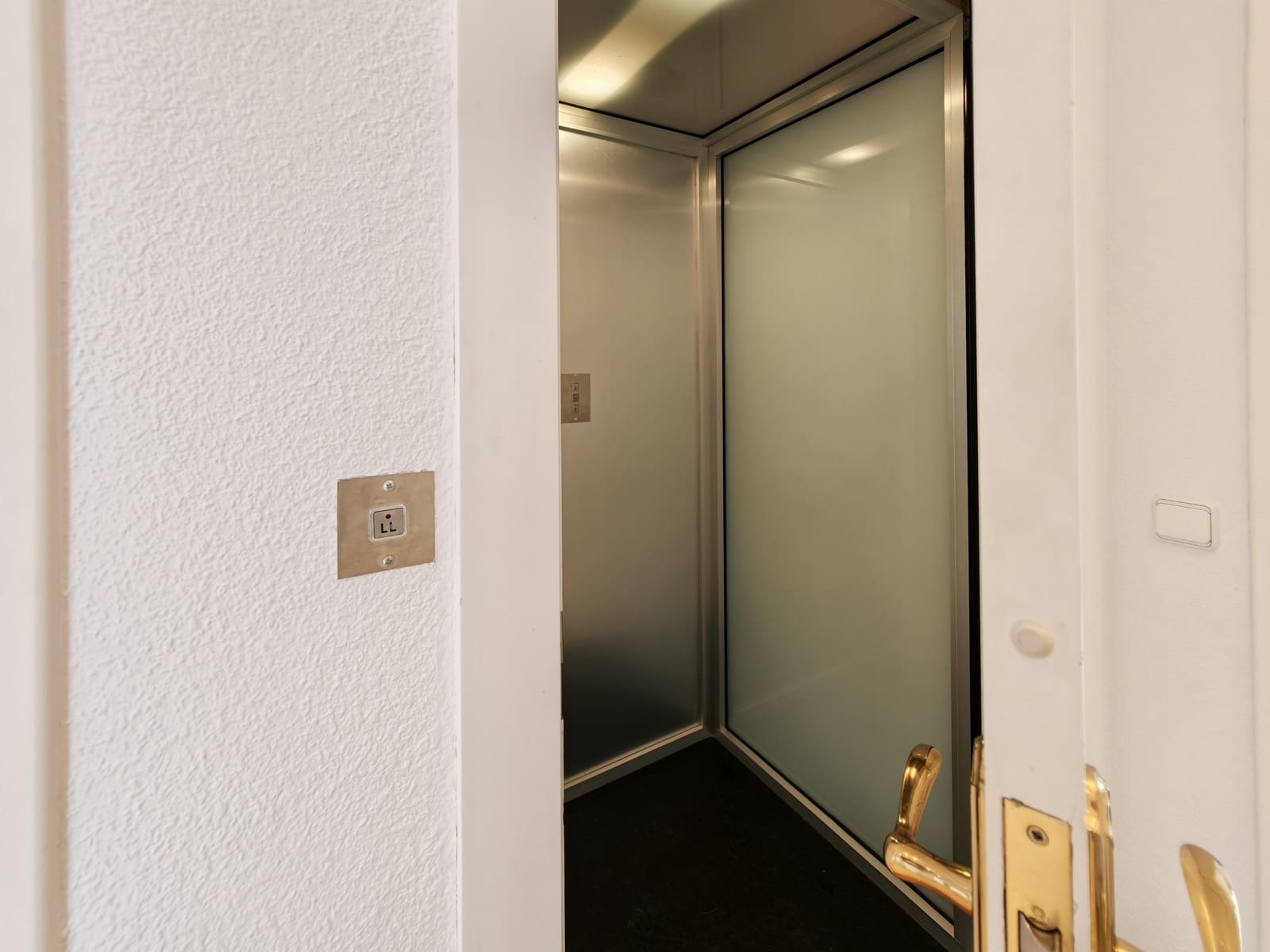 5 bedroom Villa for sale in Altea with pool garage - € 1,450,000 (Ref: 9494900)