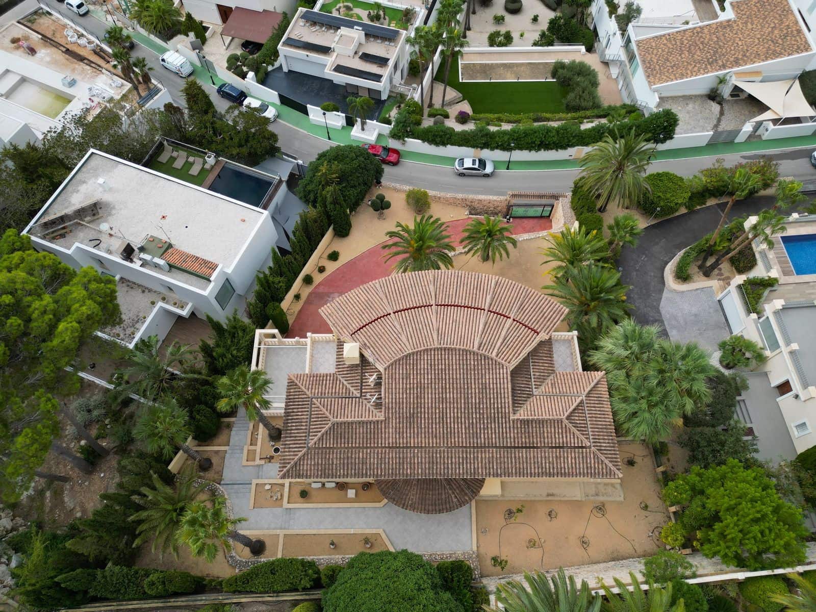 5 bedroom Villa for sale in Altea with pool garage - € 1,450,000 (Ref: 9494900)