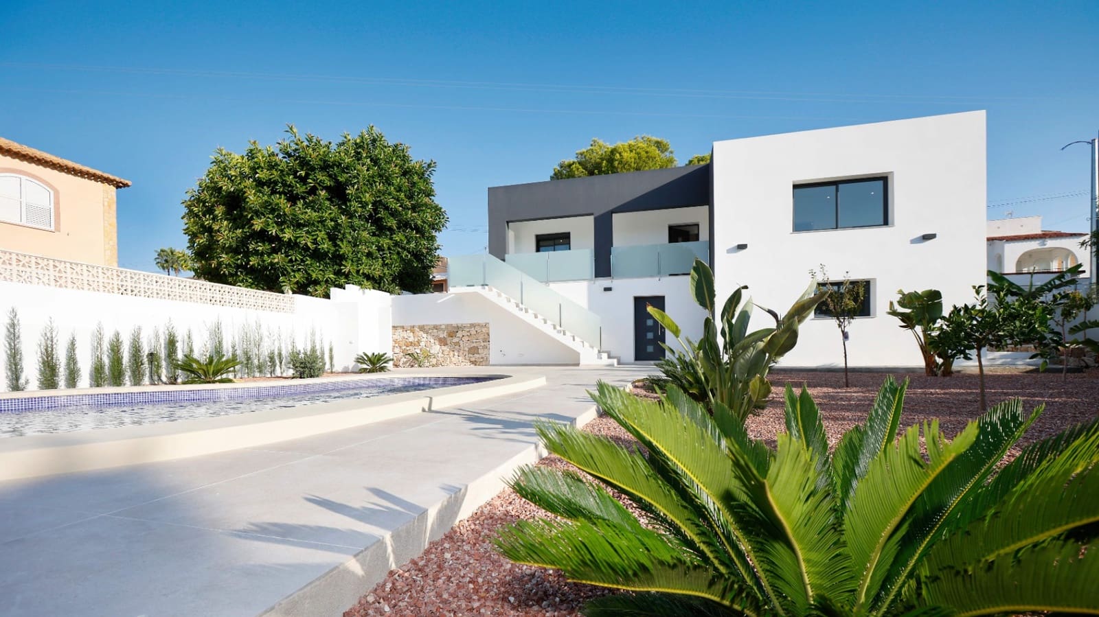 4 bedroom Villa for sale in Calpe / Calp with pool garage - € 840,000 (Ref: 9494908)